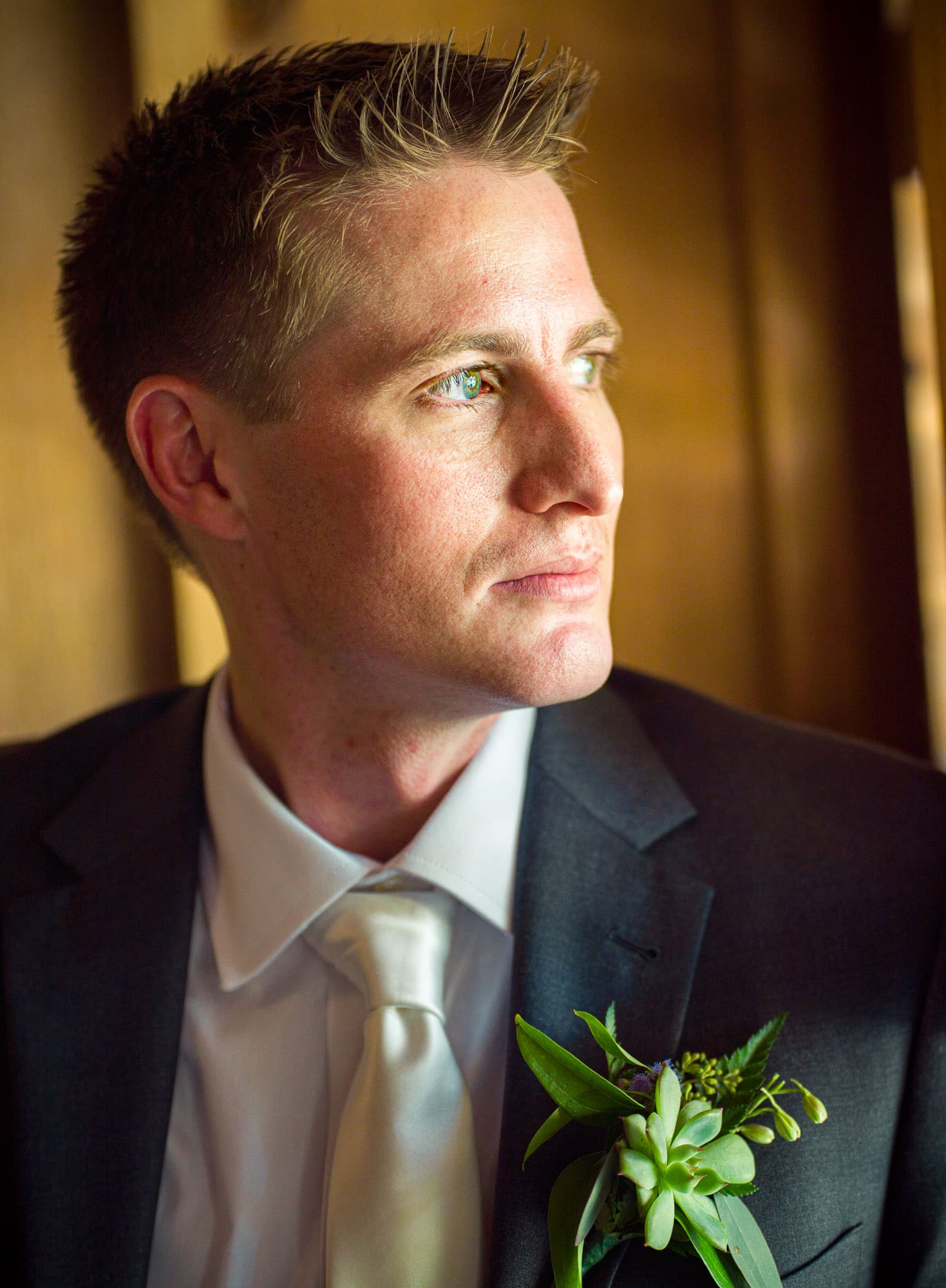 Groom waitng for his Kansas City wedding to start.